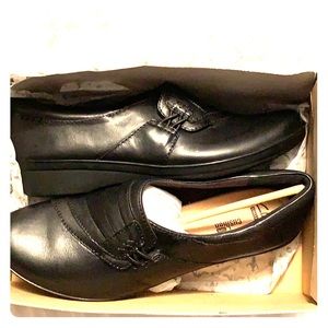 BRAND NEW/ NEVER WORN Clark’s Black Leather shoes